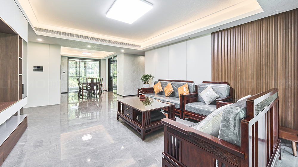 現代風-美的云越