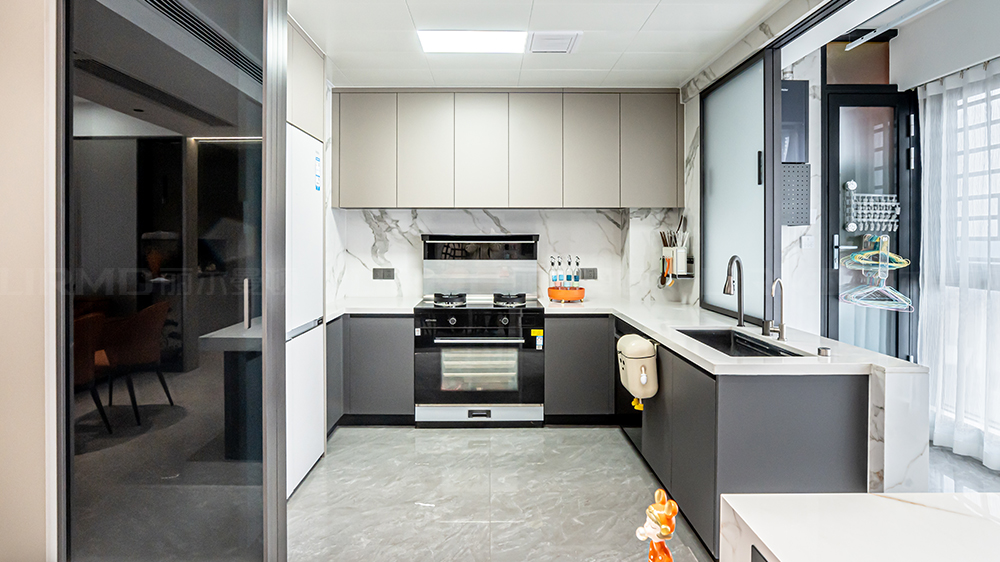 現(xiàn)代簡奢風(fēng)-金色溪泉灣